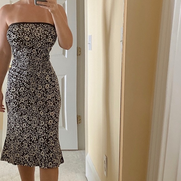 DVF b/w floral tube top with ruching detail - Picture 2 of 4